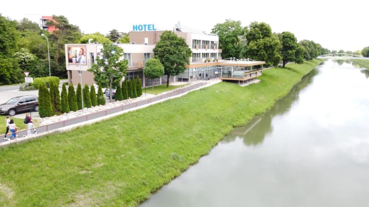 Hotel River Nitra Exterior photo