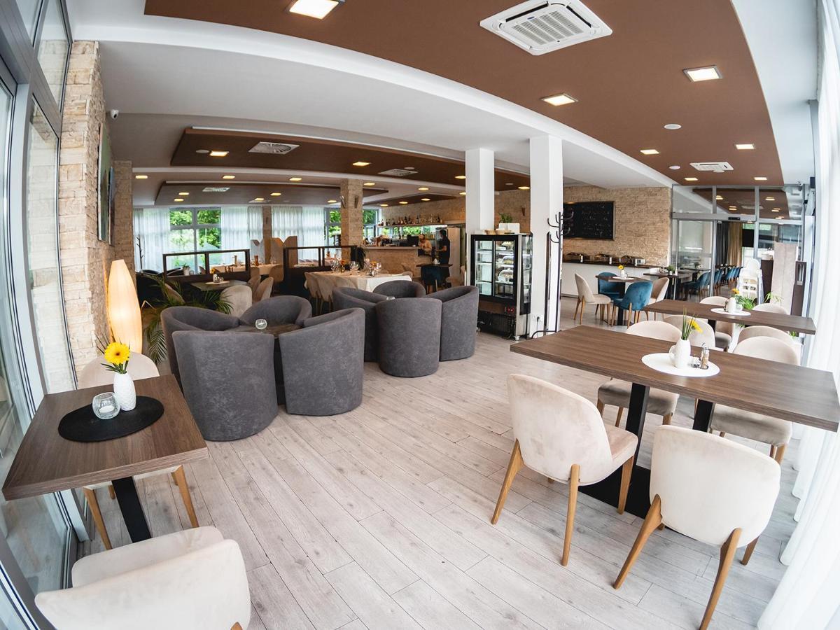 Hotel River Nitra Exterior photo
